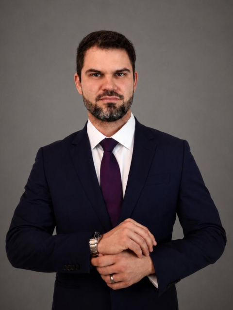 Yuri Faco Tomanik — Sócio